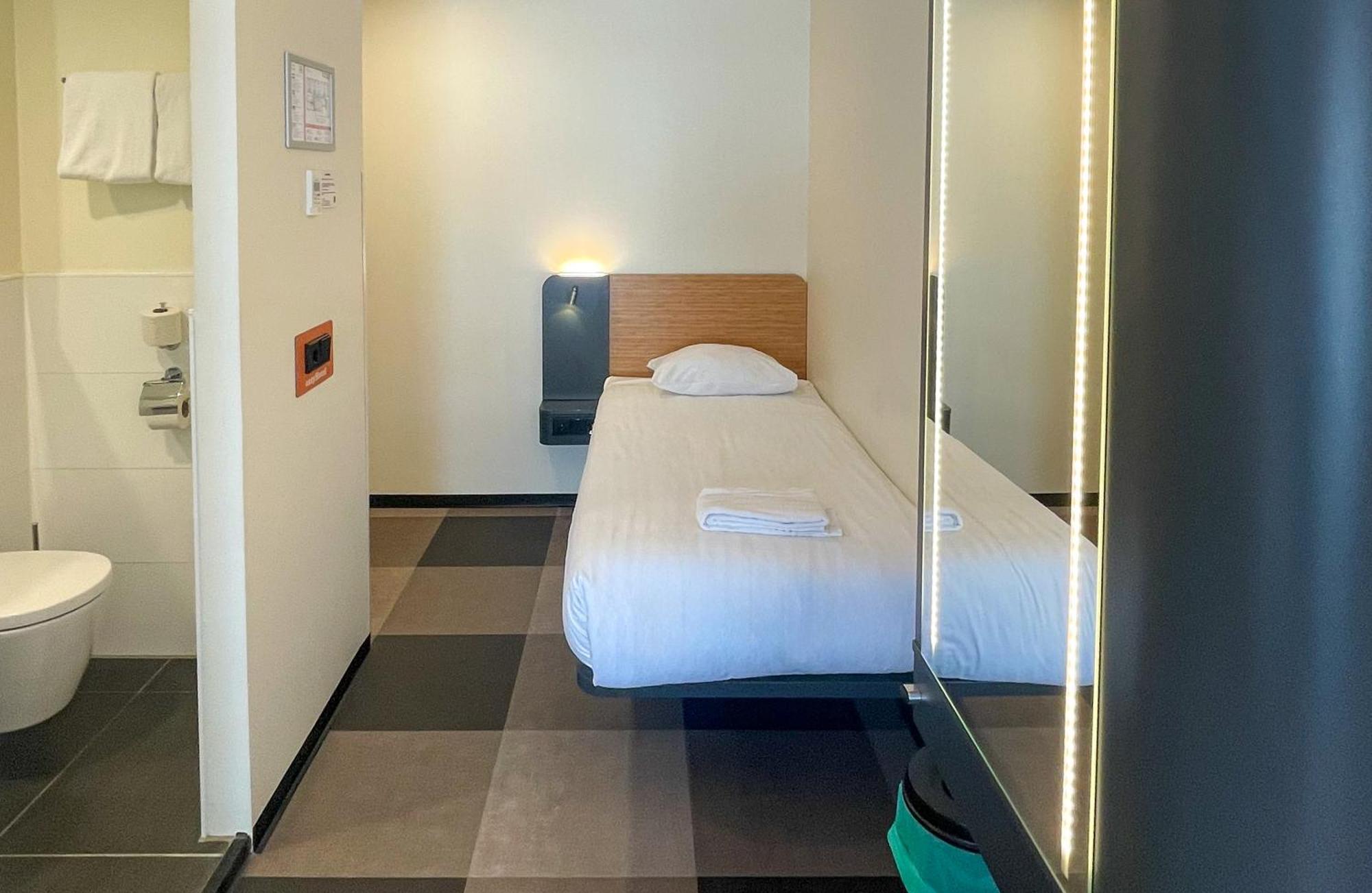 Easyhotel The Hague Scheveningen Beach Bagian luar foto